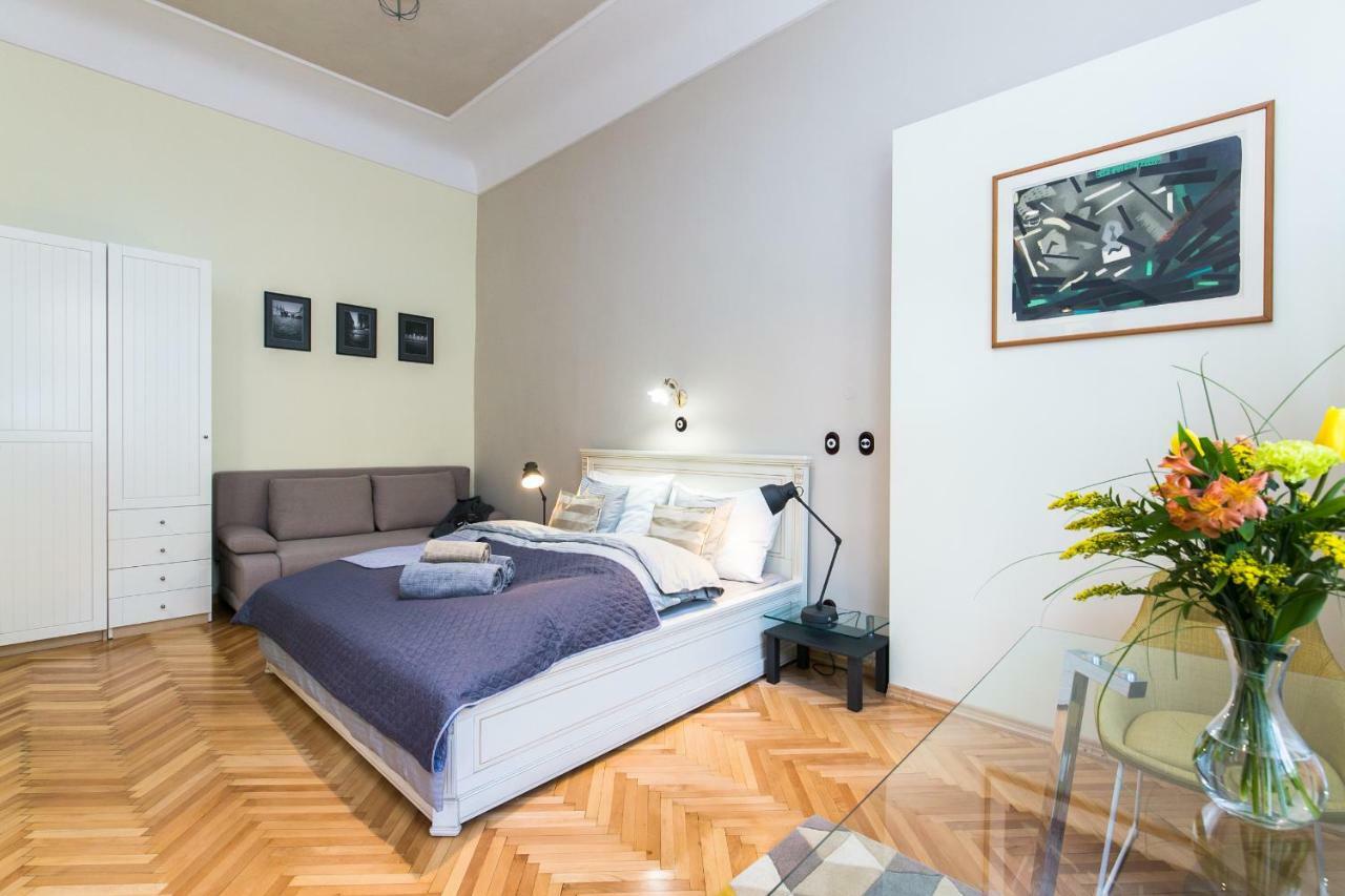 Apartment Nebovidy I - Historic Centre - Terrace - Air Conditioning פראג מראה חיצוני תמונה